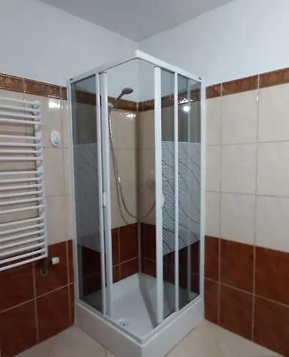 Dom W Cyganskim Lesie *